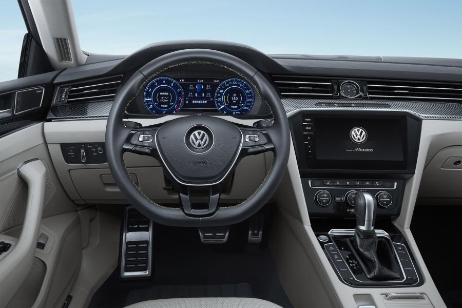Торпедо Volkswagen Passat CC 2018 года  (CN) (фото 15 из 29)
